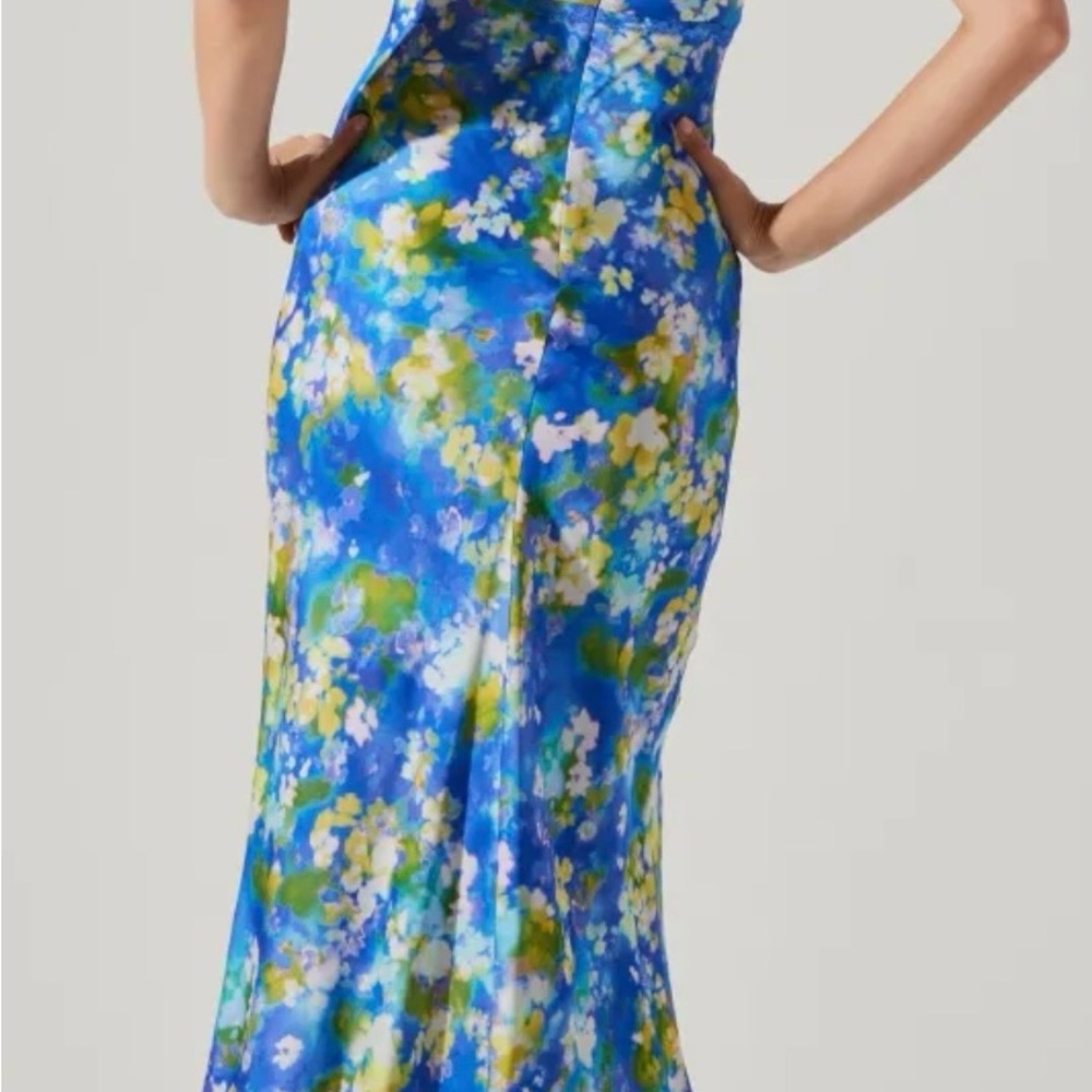 ASTR Blue Floral Midi Dress - Picture 4 of 8